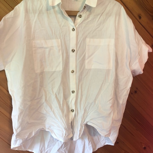 IND & LOU Short Sleeve Light Weight Size Small 4/6. - Picture 2 of 5
